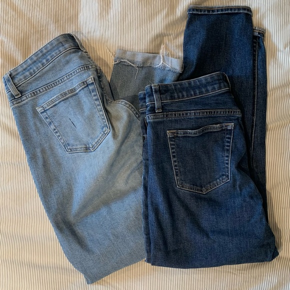 Uniqlo Mid rise Relaxed Tapered Jeans Pair - Picture 3 of 6